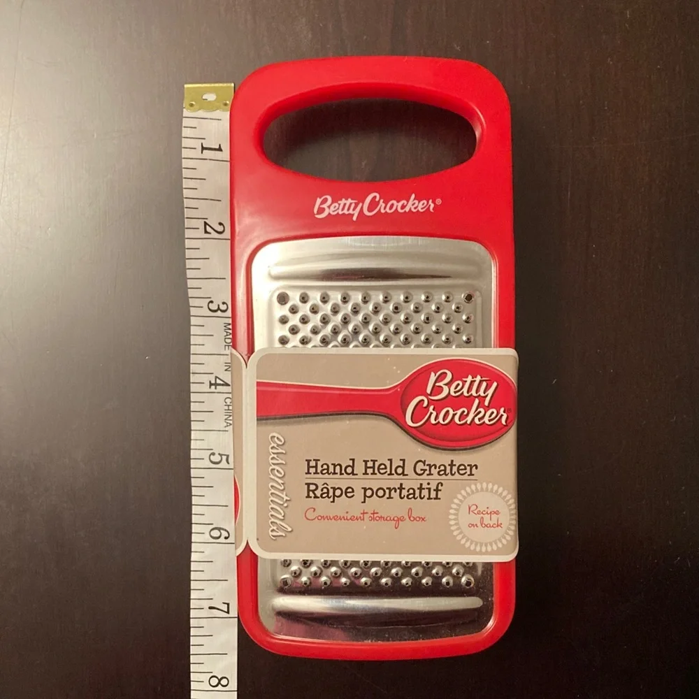 Betty Crocker Hand Held Grater NWT